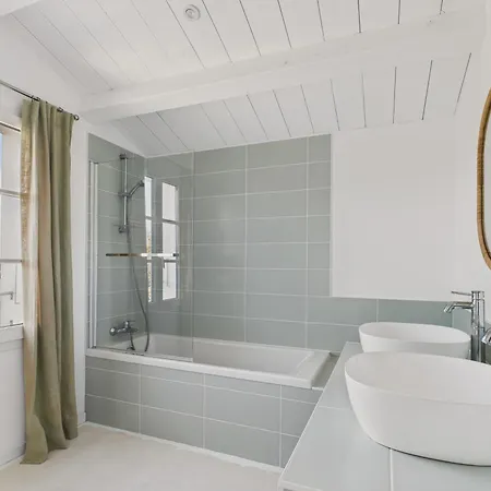 Holiday home 400m De La Plage, Jardin, Maison Pour 8